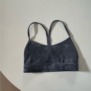 Lululemon Athletica Sports Bra Size 4. Like new!